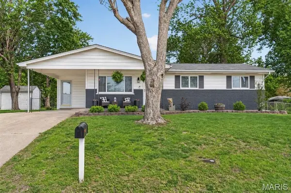 77 Ruth Drive, St Charles, MO 63301