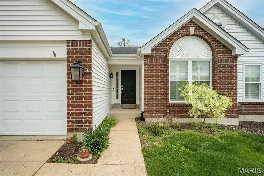 4437 Forest Dale Drive, Saint Louis, MO 63125 - #2