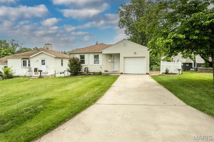 9305 Cloverhurst Drive, Affton, MO 63123 - #3