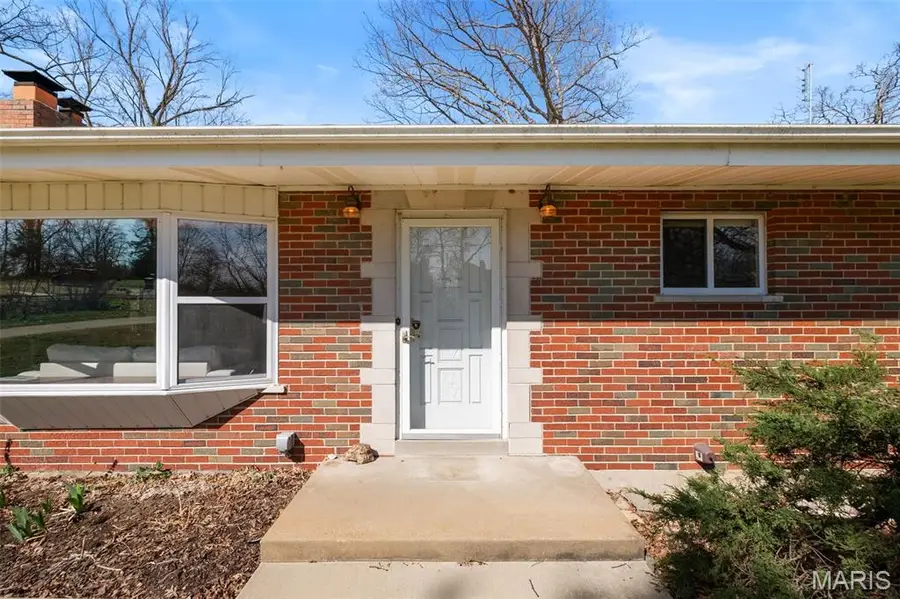 15 Oakwood Lane, Saint Louis, MO 63129 - #2