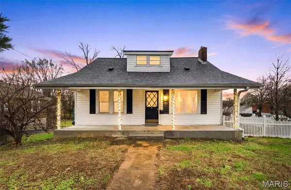 9726 Lackland Road, Overland, MO 63114