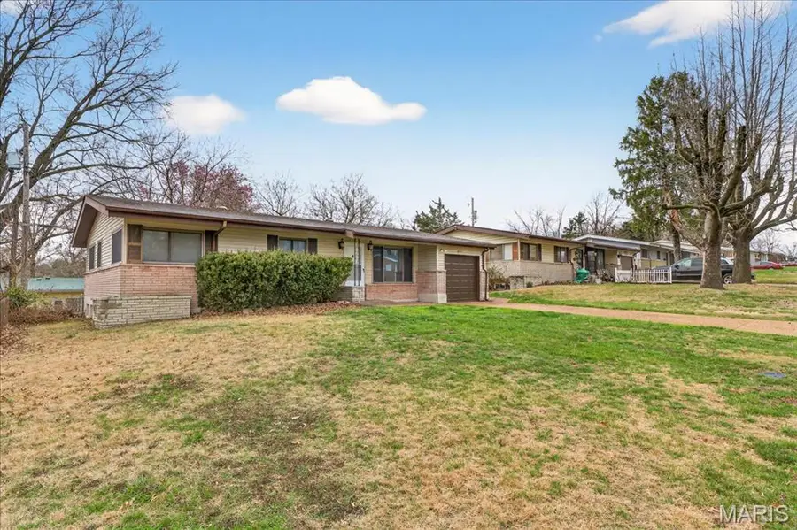 10217 Viscount Drive, Saint Louis, MO 63136 - #3