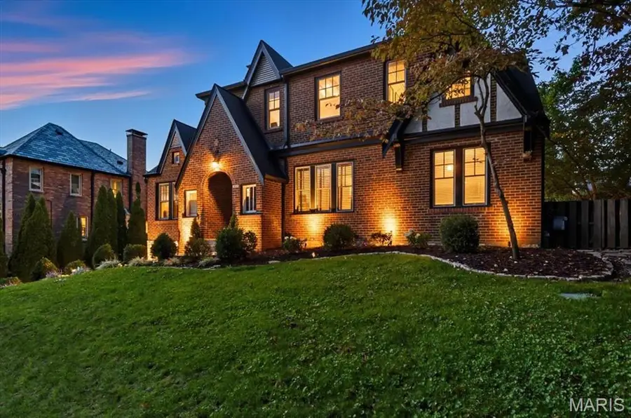 7407 Buckingham Drive, Clayton, MO 63105 - #2