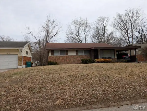 9742 Wendell Drive, St Louis, MO 63136