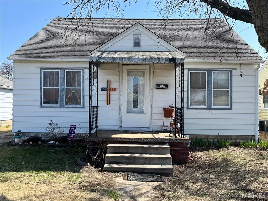 447 N 3rd Street, Wood River, IL 62095 - #1