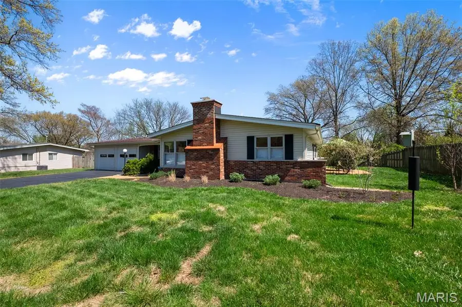 760 Pebbleshire Lane, Saint Louis, MO 63122 - #3