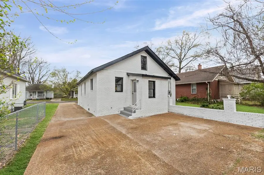 914 Ruskin Avenue, Edwardsville, IL 62025 - #3