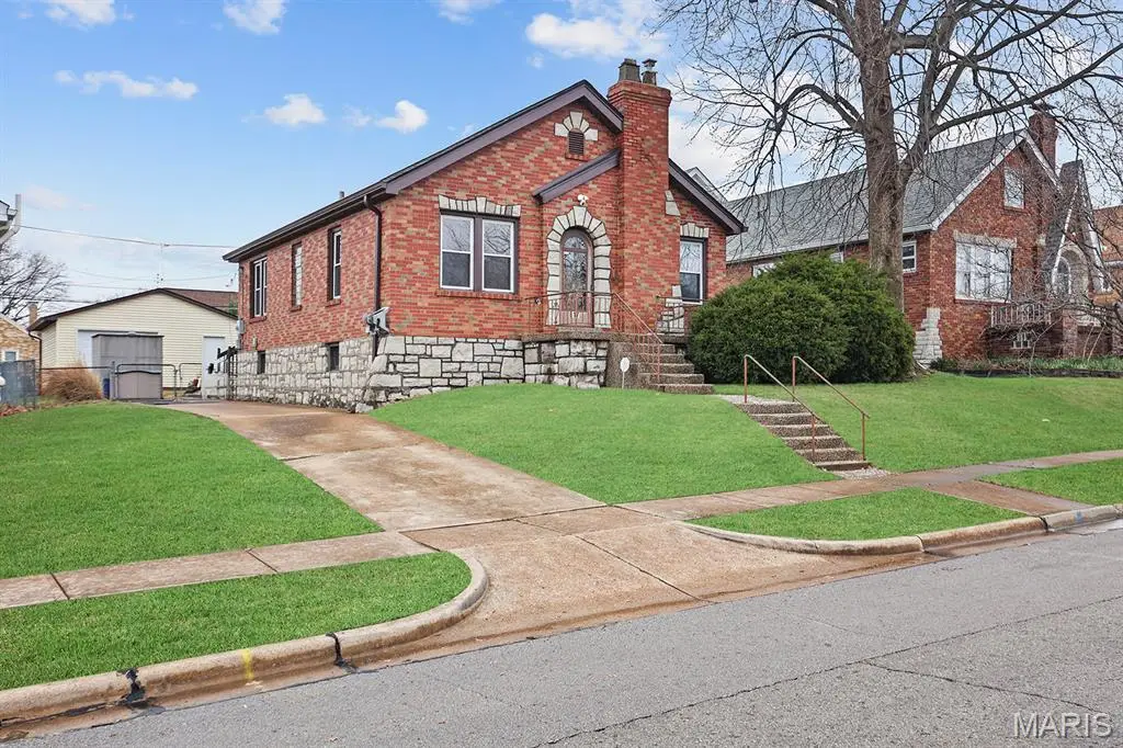 817 Karlsruhe Place, Saint Louis, MO 63125 - #1