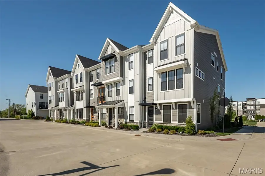 1329 W Gateway Heights, Clayton, MO 63144 - #2