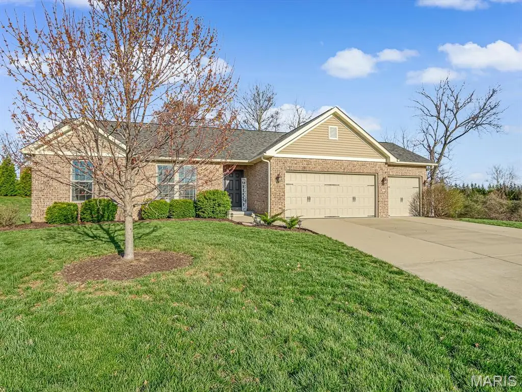 302 Fox Run Drive, Columbia, IL 62236 - #1
