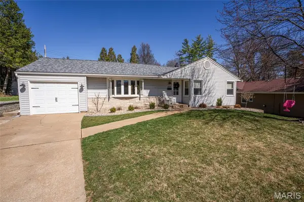 429 Forest Green Drive, St Louis, MO 63119