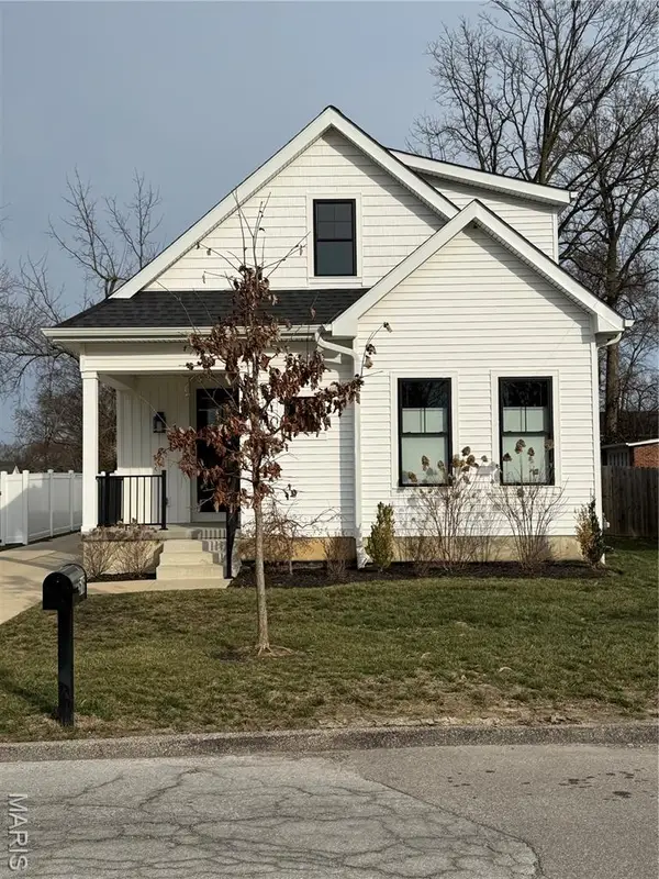 516 Arminda Avenue, Kirkwood, MO 63122