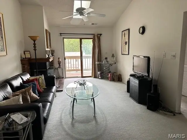 2300 Yellowstone Park Court #F, Maryland Heights, MO 63043 - #3