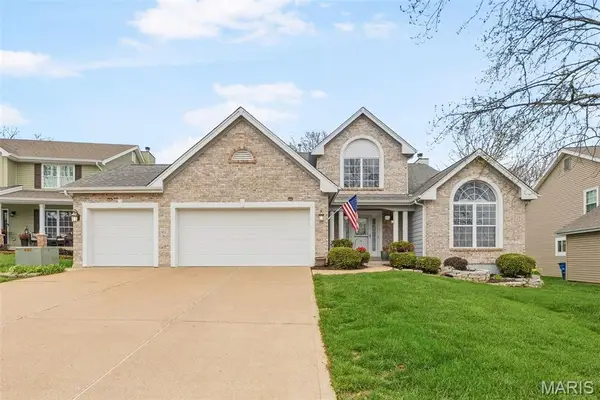 425 Roosevelt Woods Court, Fenton, MO 63026