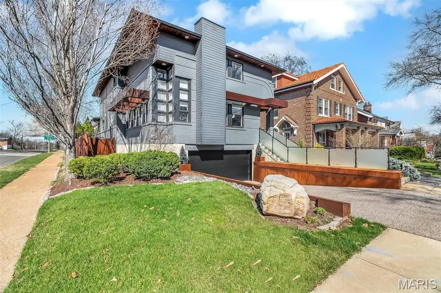 7489 Washington Avenue, University City, MO 63130 - #2