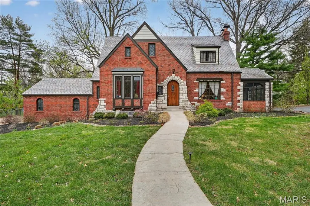 66 Bellerive Acres, Saint Louis, MO 63121 - #1