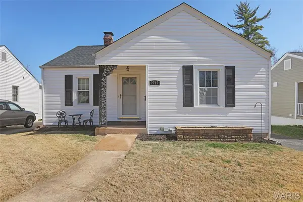 2712 Manderly Drive, Brentwood, MO 63144