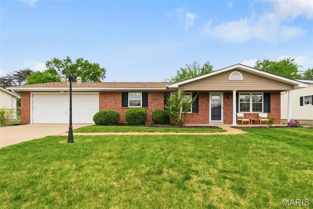 905 Silverstone Drive, Saint Charles, MO 63303 - #1