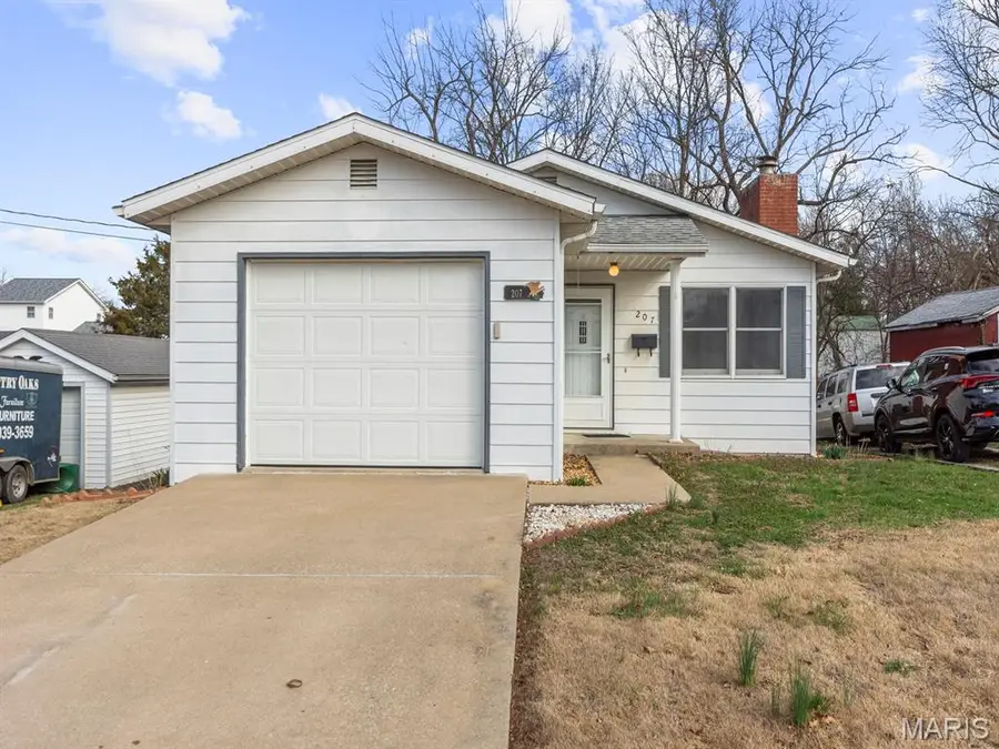 207 Hoener Avenue, Waterloo, IL 62298 - #2