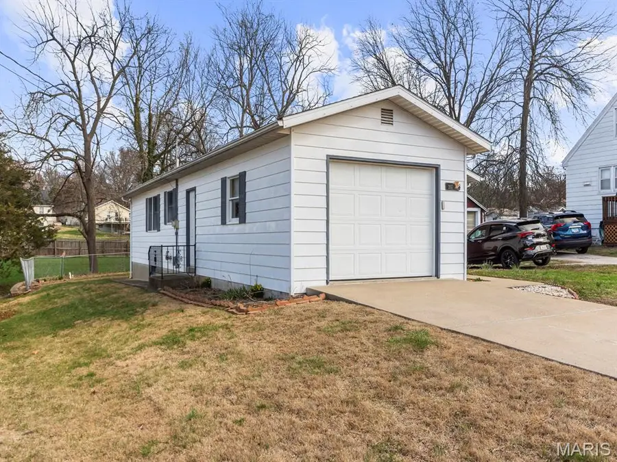 207 Hoener Avenue, Waterloo, IL 62298 - #3