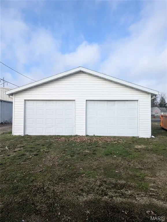 701 White Avenue, Greenville, IL 62246 - #2