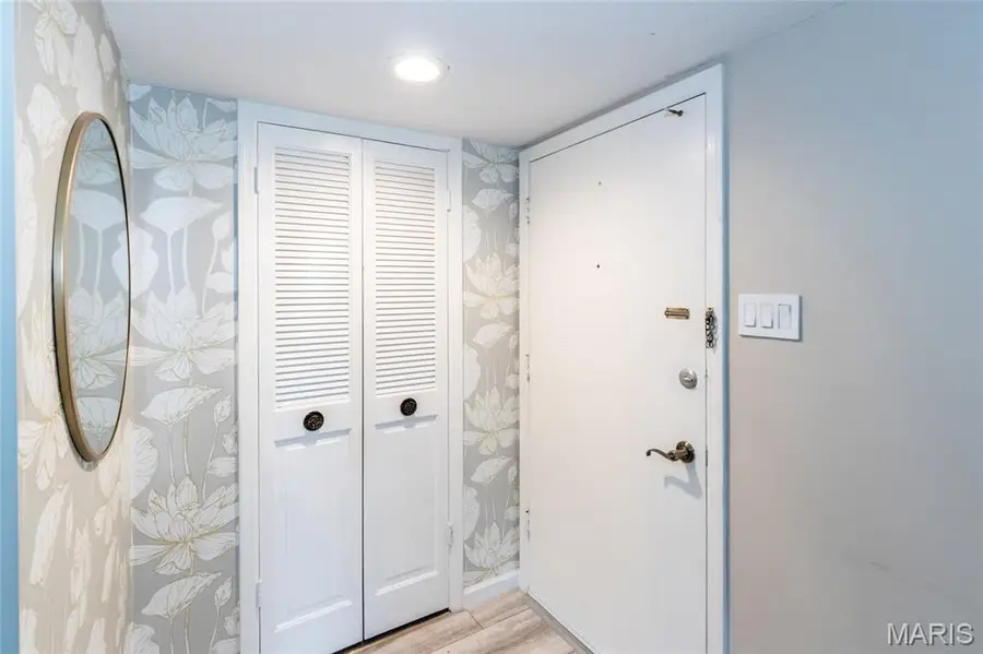 4351 Chateau De Ville Drive #C, Saint Louis, MO 63129 - #3