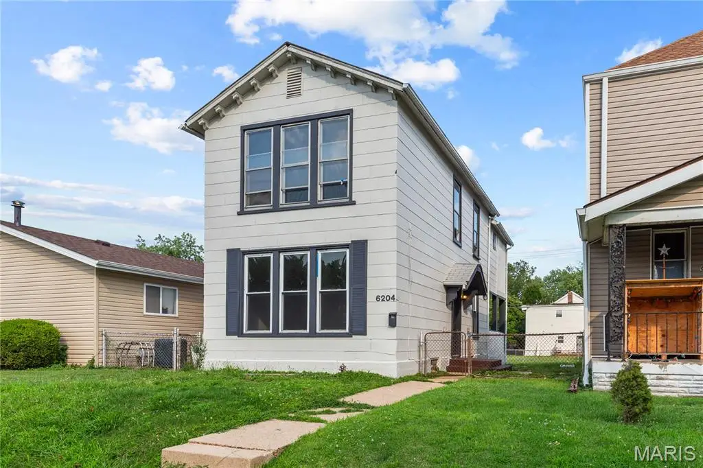 6204 Vermont Avenue, Saint Louis, MO 63111 - #1