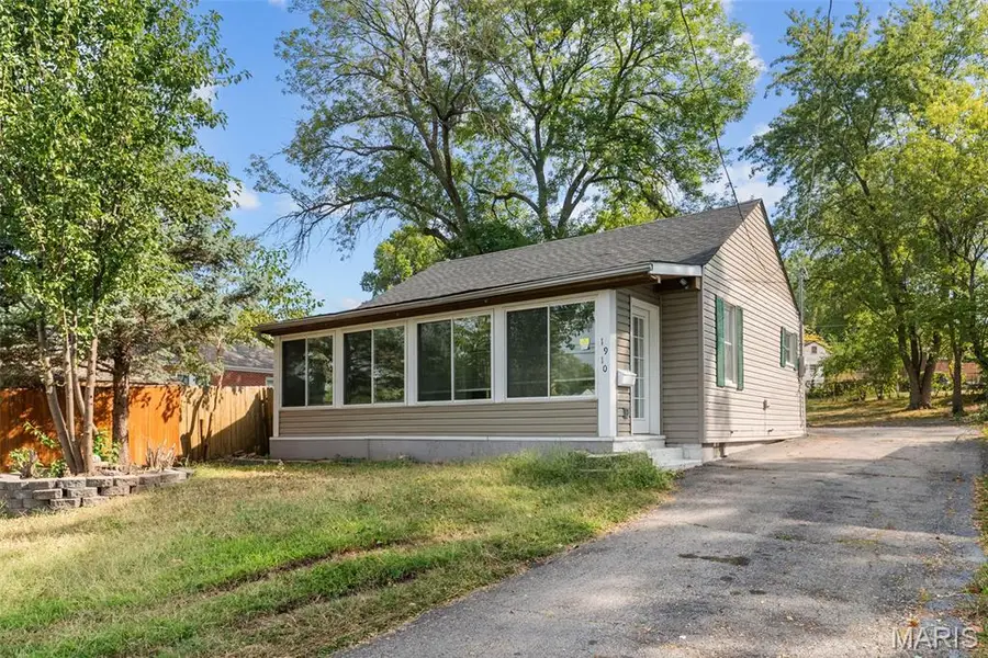 1910 Leondale Avenue, Saint Louis, MO 63114 - #2