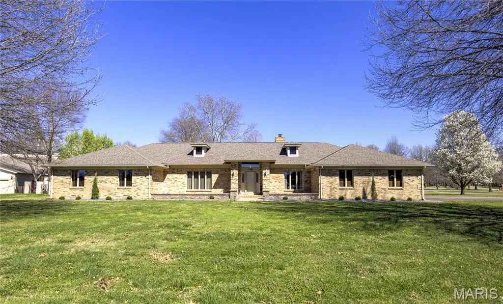 118 Greenbriar Drive, Sikeston, MO 63801 - #1