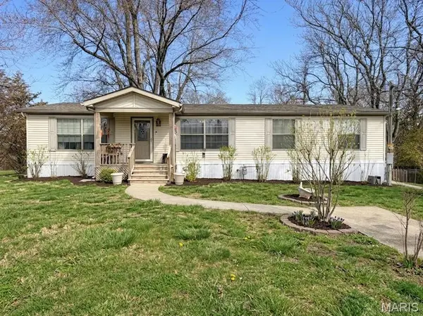 8048 Lakeside Drive, Caseyville, IL 62232