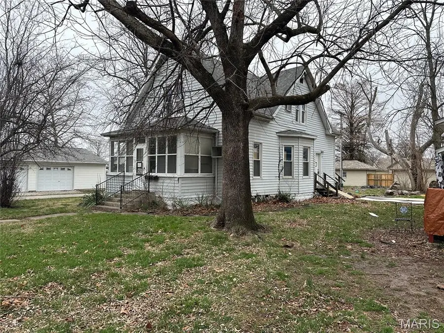 526 W 4th Street, Centralia, IL 62801 - #2