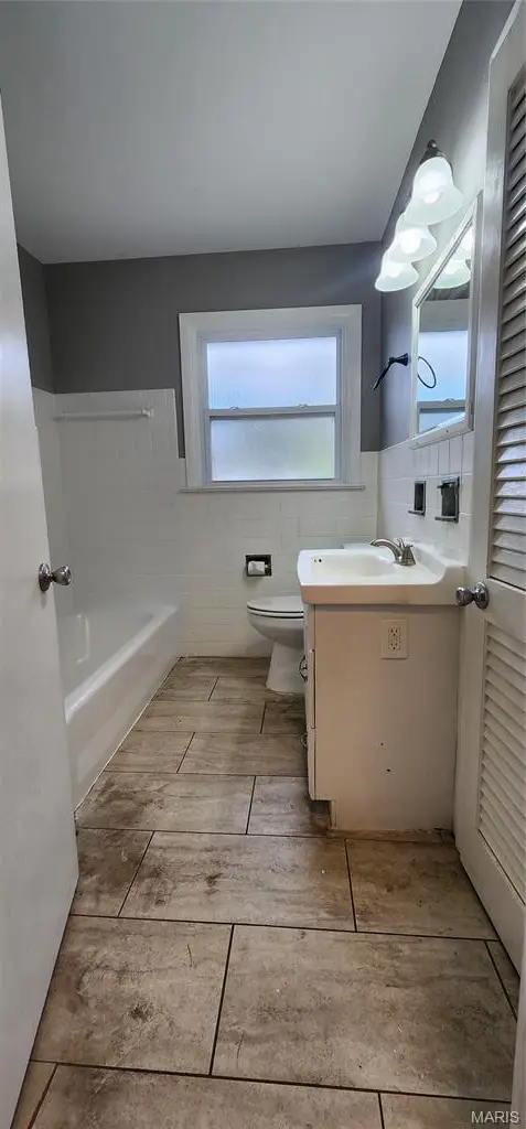 2883 Lesmer Court, Saint Louis, MO 63114 - #3