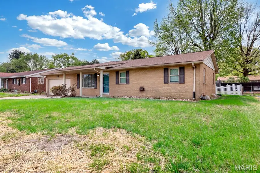 2122 Hamilton Drive, Granite City, IL 62040 - #2