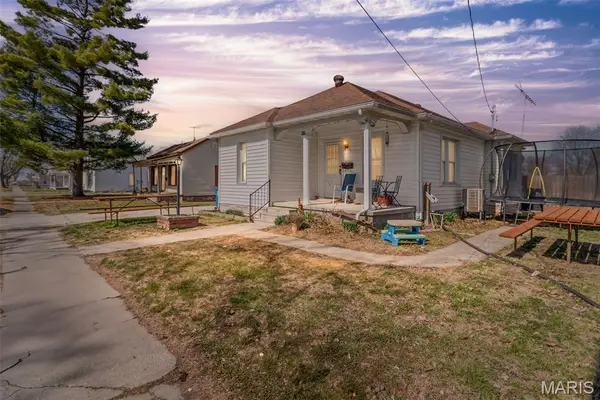 908 Locust Street, Carrollton, IL 62016