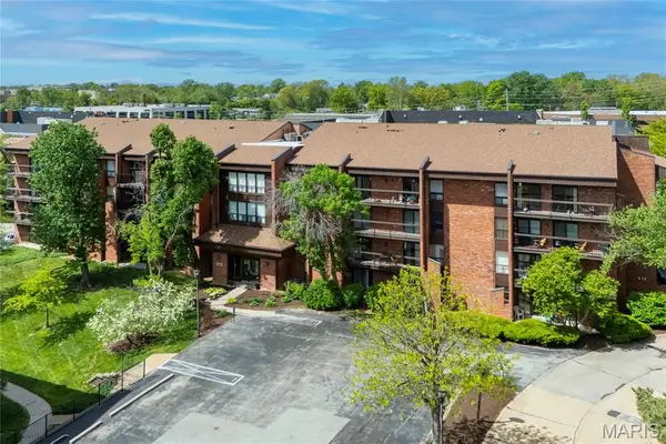 572 Coeur De Royale Drive #107, Creve Coeur, MO 63141