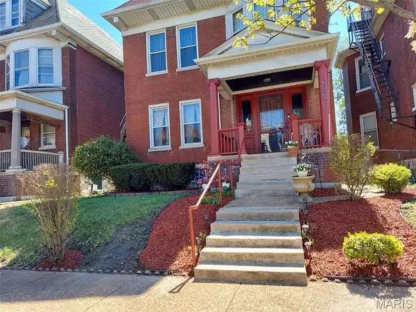 5186 Vernon Avenue, St Louis, MO 63113