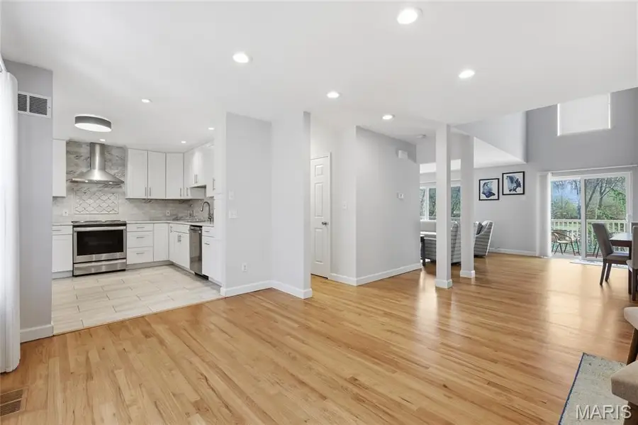 957 N Spoede Road, Creve Coeur, MO 63146 - #3