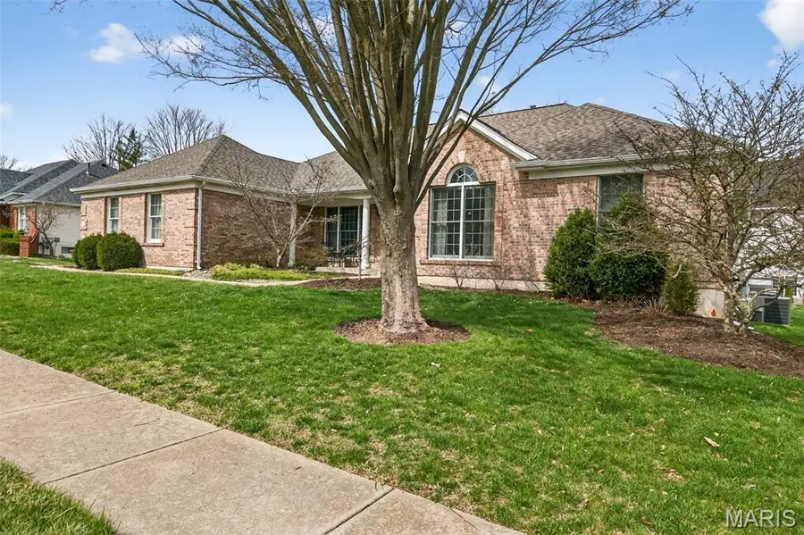 2443 Christopher Winds Lane, Saint Louis, MO 63129 - #2