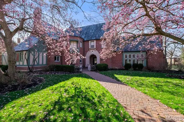 7146 Wydown Boulevard, Clayton, MO 63105