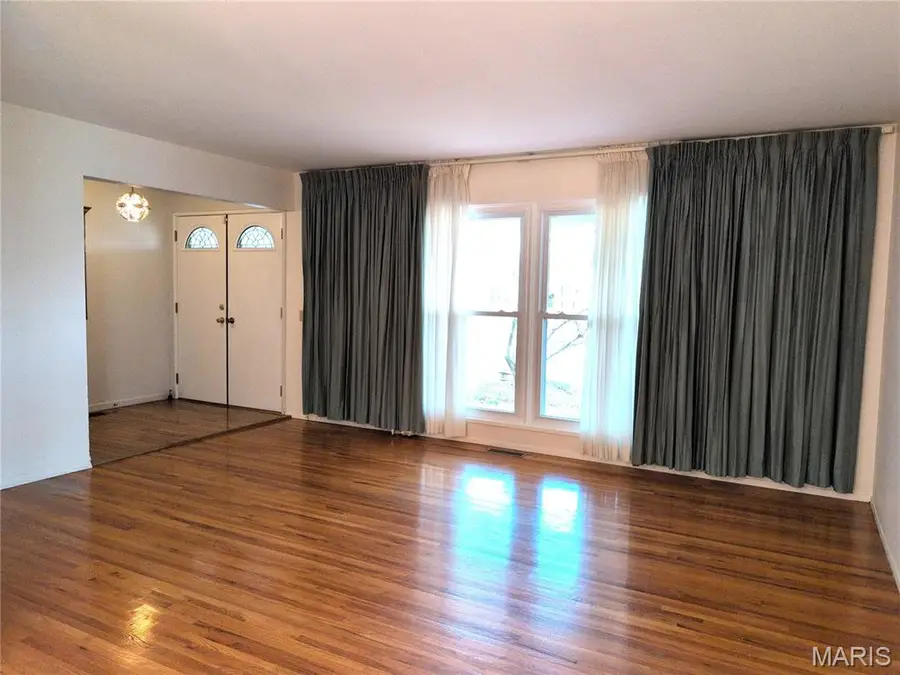 2325 Grassland Drive, Florissant, MO 63033 - #2