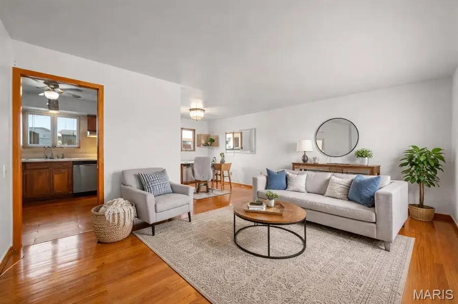 4718 Heege Road, Saint Louis, MO 63123 - #2