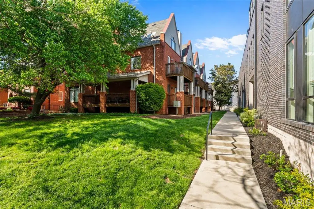4111 W Pine Boulevard #12, Saint Louis, MO 63108 - #1
