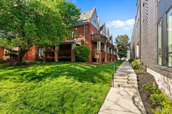 4111 W Pine Boulevard #12, St Louis, MO 63108