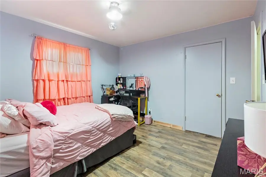 911 S Prairie Street, Sikeston, MO 63801 - #3