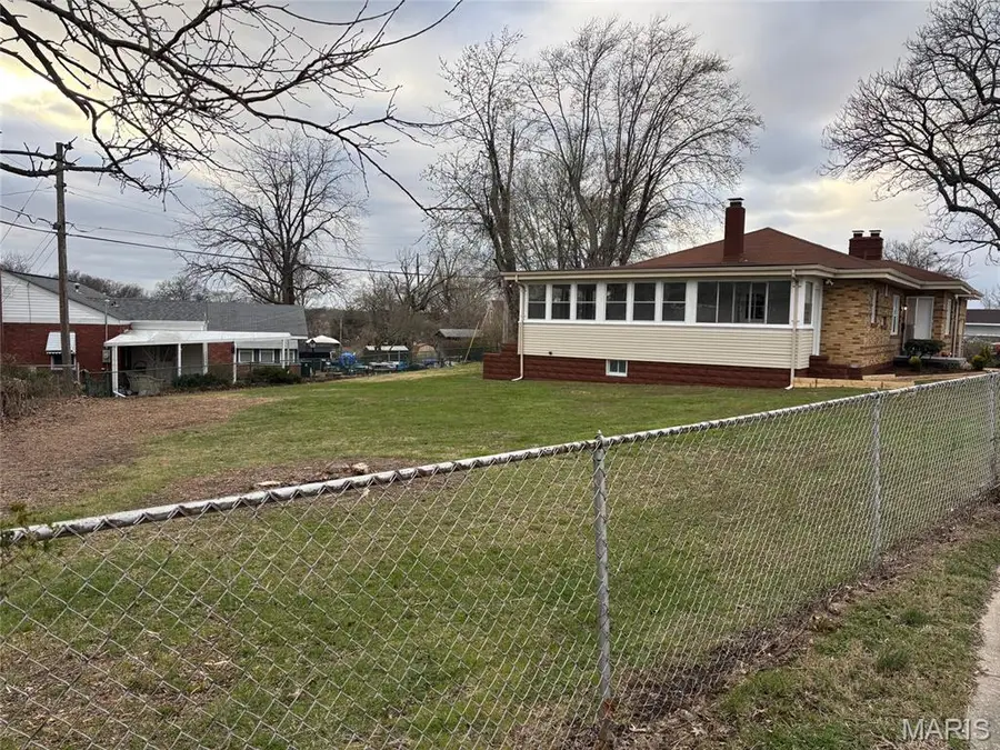 2555 Telegraph Road, Mehlville, MO 63125 - #3