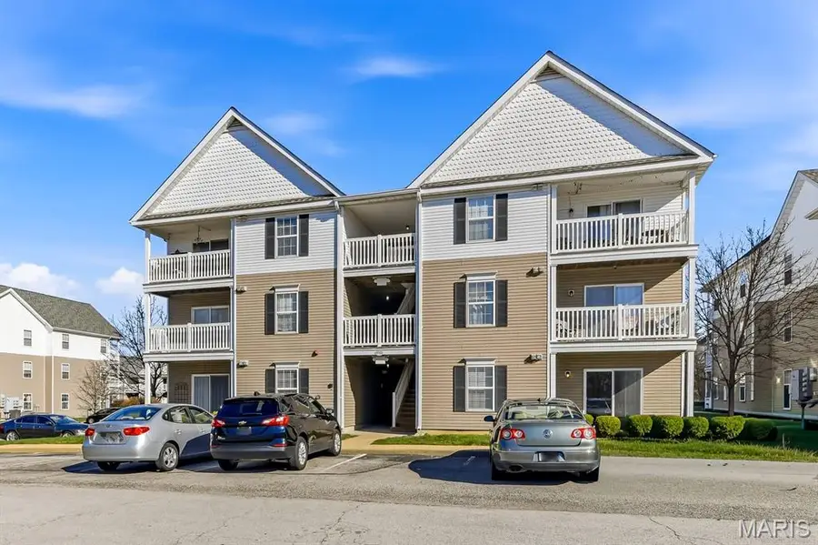 9755 Newham Drive #10D, Saint Louis, MO 63123 - #2