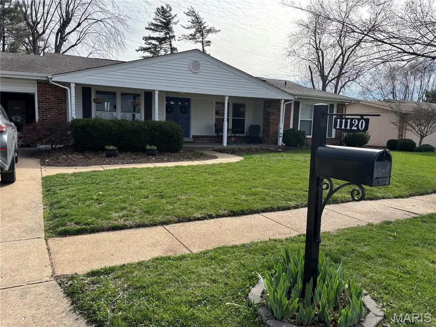 11120 Queensway Drive, Saint Louis, MO 63146 - #2