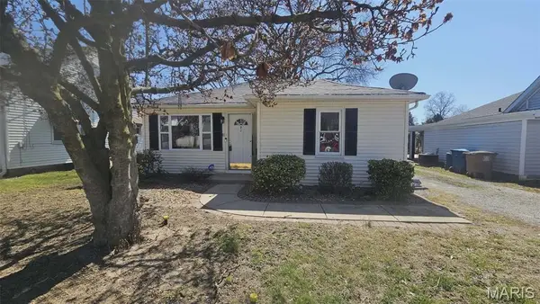 11 E Delmar Avenue, Alton, IL 62002