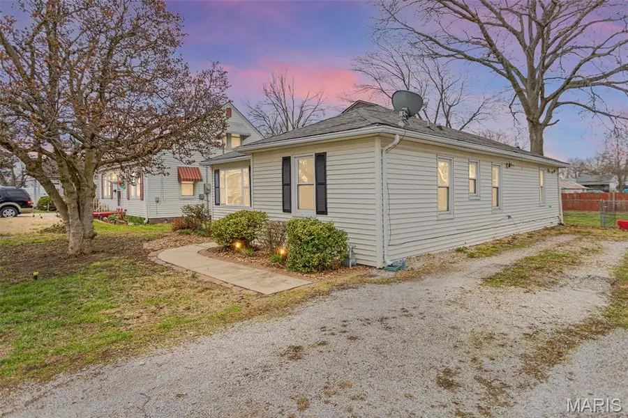 11 E Delmar Avenue, Alton, IL 62002 - #3