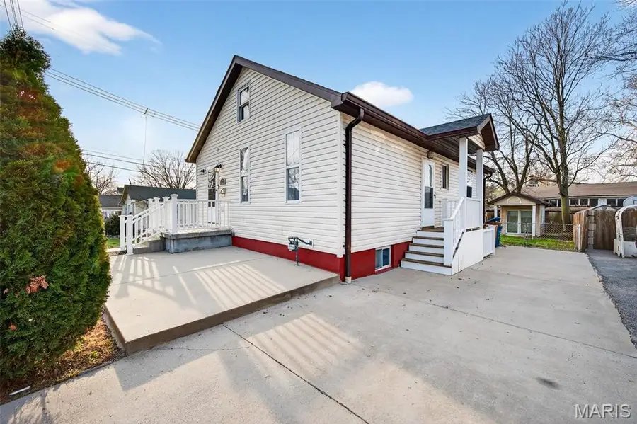 112 E Arlee Avenue, Saint Louis, MO 63125 - #3